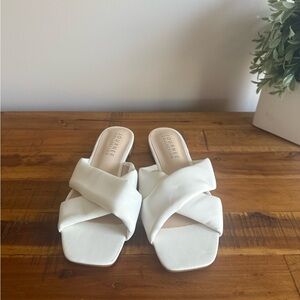 NWOT Journee Collection Women's Carlotta Slide Sandals White size 8